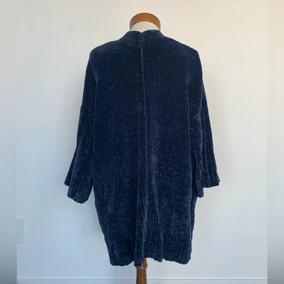 Moth Midnight Blue Velvet Robe - Picture 5 of 6